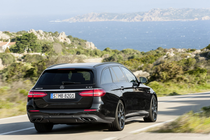 Illustration for article titled The Mercedes E43 AMG Estate Is Your Latest 400 HP Forbidden Fruit Wagon